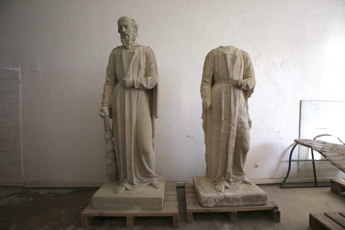 FOTO: Nitrianska malá kalvária ožíva: Po rokoch obnovujú pôvodné a historické sochy apoštolov, obyvatelia sa môžu tešiť, foto 1