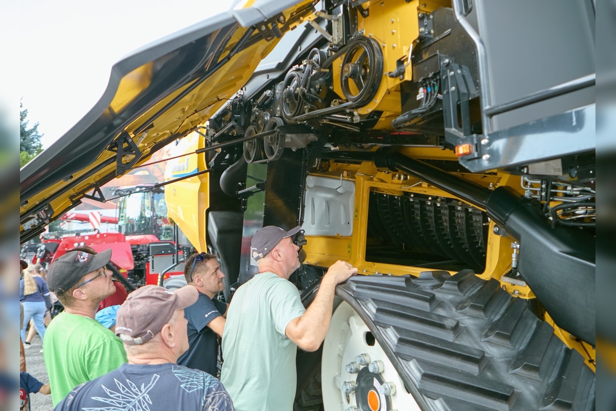 FOTO: Agrokomplex Nitra 2025 je už otvorený, čaká vás živý salaš, traktorparáda, historický vláčik a mnoho ďalšieho, foto 4