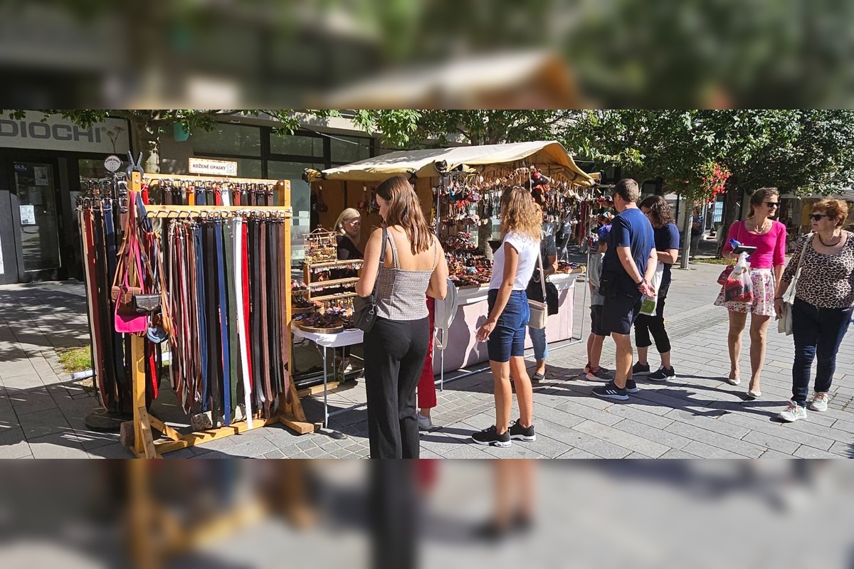 FOTO: Stánky a kolotoče na trnavskom jarmoku, foto 16