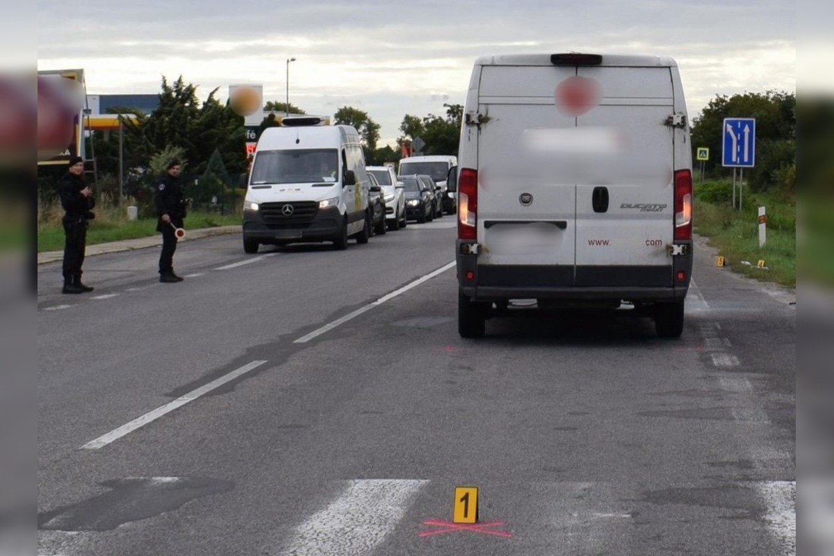 FOTO: Vodič dodávky zrazil v Nitre 17-ročné dievča, foto 3