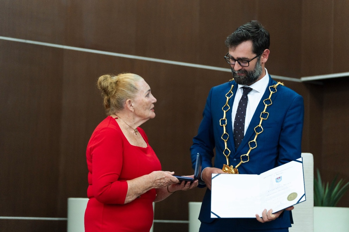 FOTO: Poetka a jubilantka Drahomíra Pechočiaková z Nitry dostala cenu za celoživotné dielo, vydala už viac ako 60 kníh, foto 1