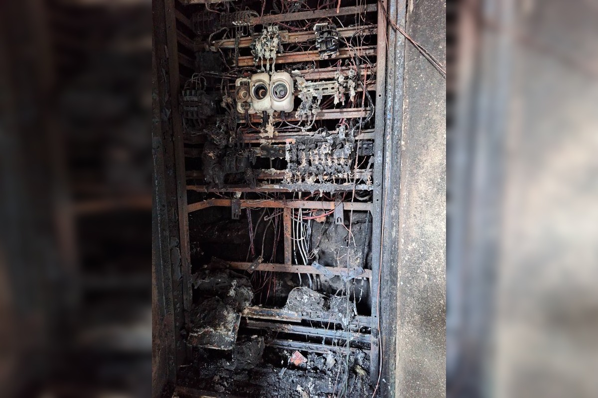 FOTO: Rozsiahly požiar v Šahách poškodil dom aj umelecký ateliér, obyvatelia pre rodinu vytvorili finančnú zbierku, foto 3