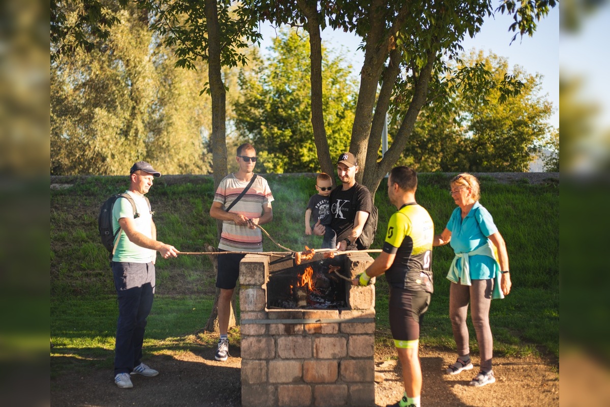 FOTO: Topoľčany sa chvália novou cyklotrasou, spolu s ňou pribudlo prepojenie na park aj nové prvky ako lampy a značky, foto 4