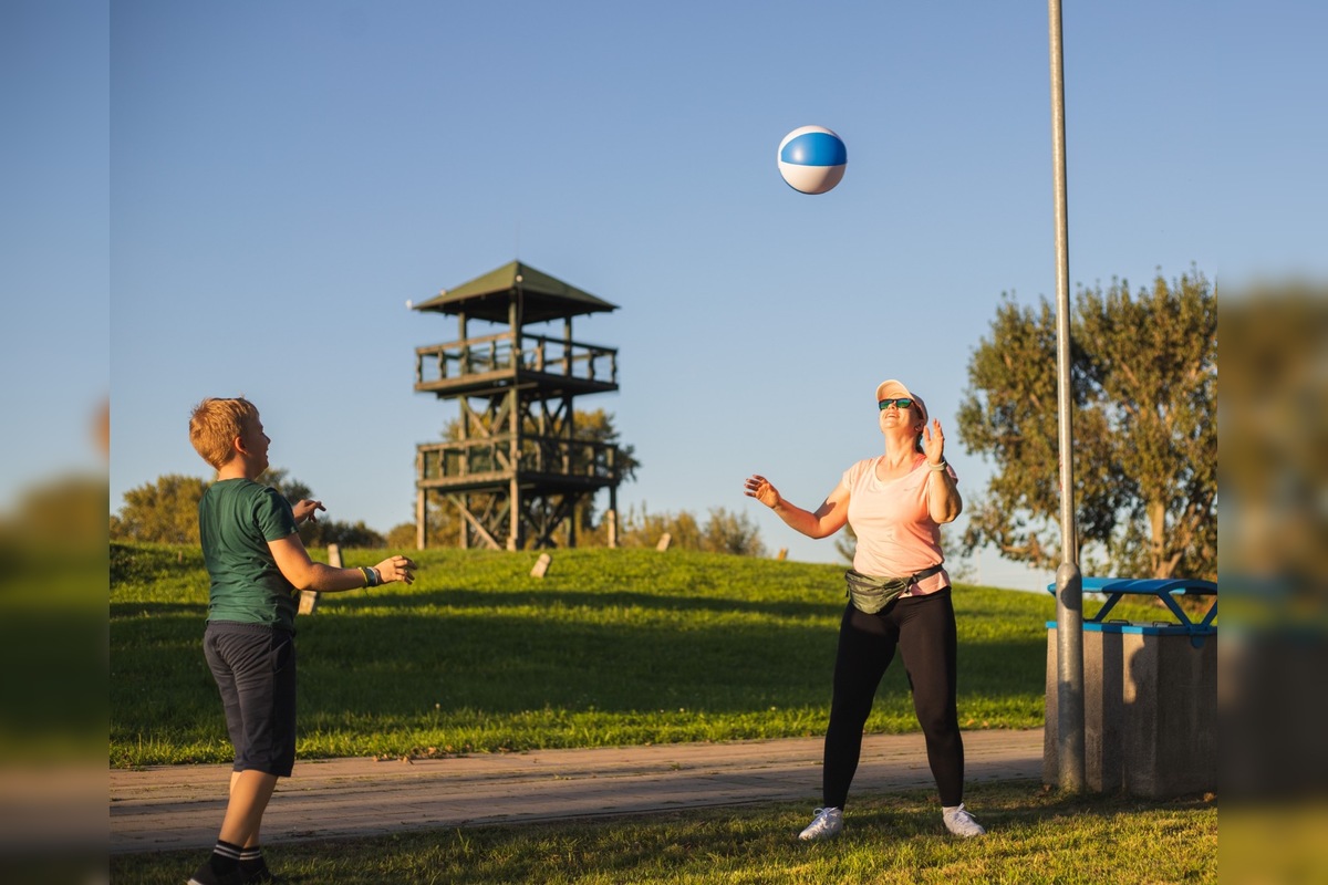 FOTO: Topoľčany sa chvália novou cyklotrasou, spolu s ňou pribudlo prepojenie na park aj nové prvky ako lampy a značky, foto 5