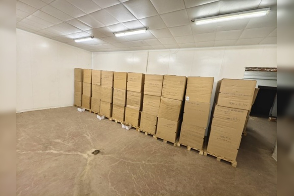 FOTO: Nelegálna výrobňa cigariet v obci Zbrojníky, ktorú odhalia Finančná správa, foto 3