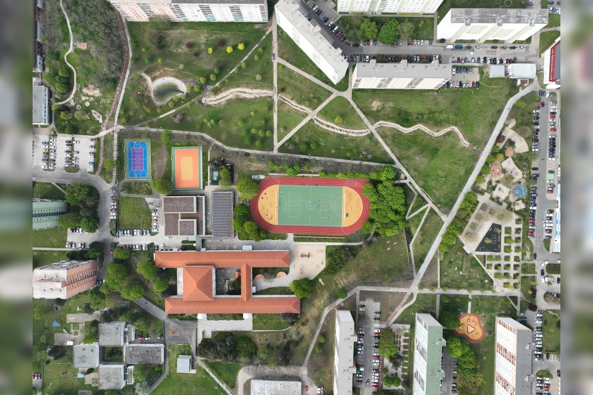 FOTO: Revitalizovaný sídliskový dvor Agátka uspel na architektonickej súťaži CE ZA AR, foto 3