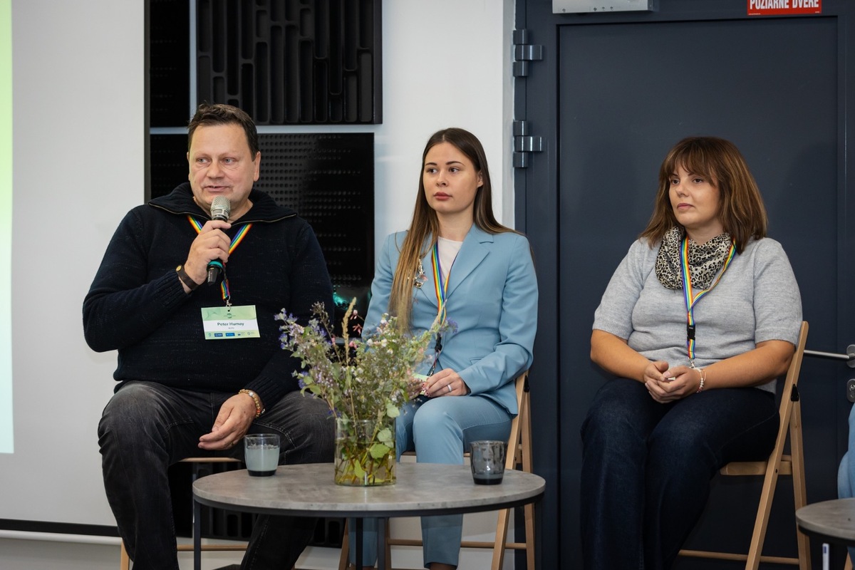 FOTO:  V Nitre sa konala diskusia o duševnom zdraví mladých, zamestnanci prehovorili o bezpečných miestach, foto 3