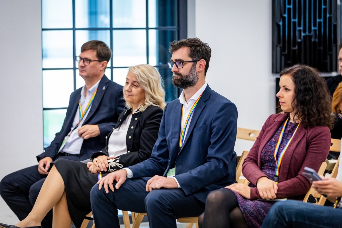 FOTO:  V Nitre sa konala diskusia o duševnom zdraví mladých, zamestnanci prehovorili o bezpečných miestach, foto 4