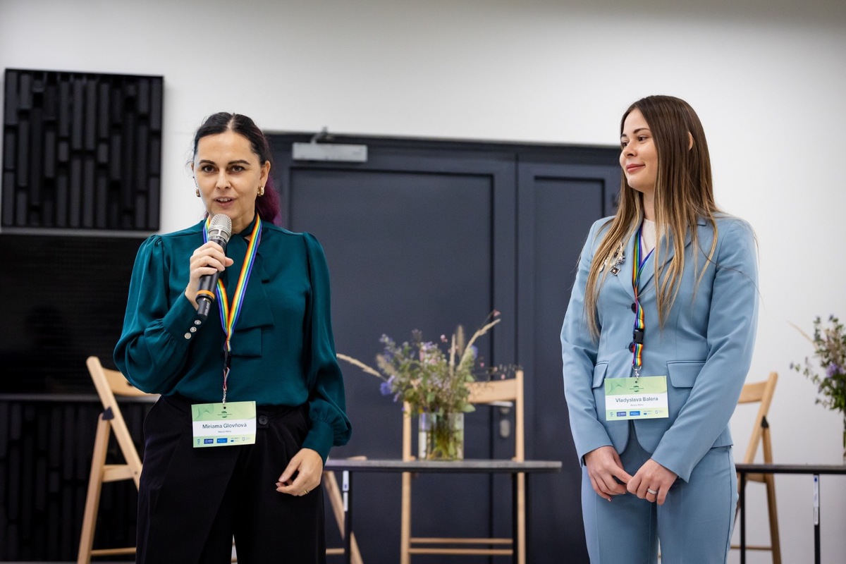 FOTO:  V Nitre sa konala diskusia o duševnom zdraví mladých, zamestnanci prehovorili o bezpečných miestach, foto 6