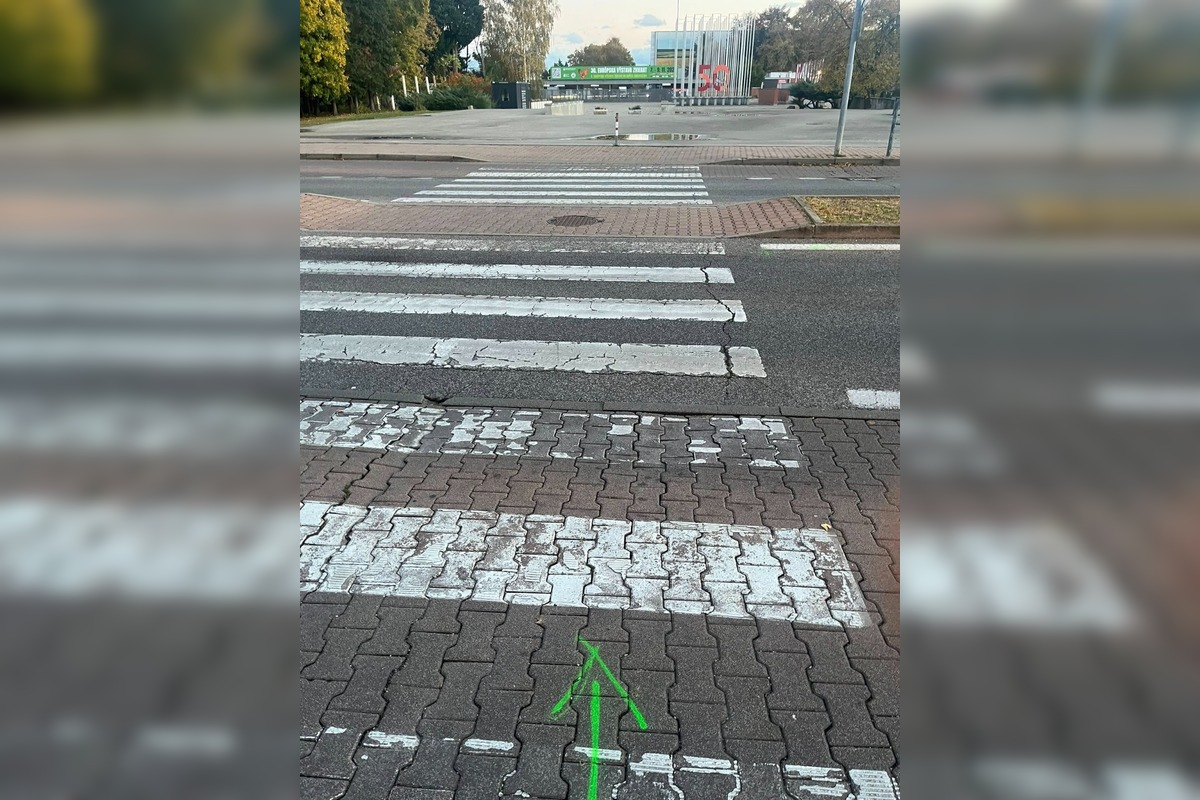 FOTO: Miesto nehody auta a chodkyne pri Agrokomplexe v Nitre, foto 2