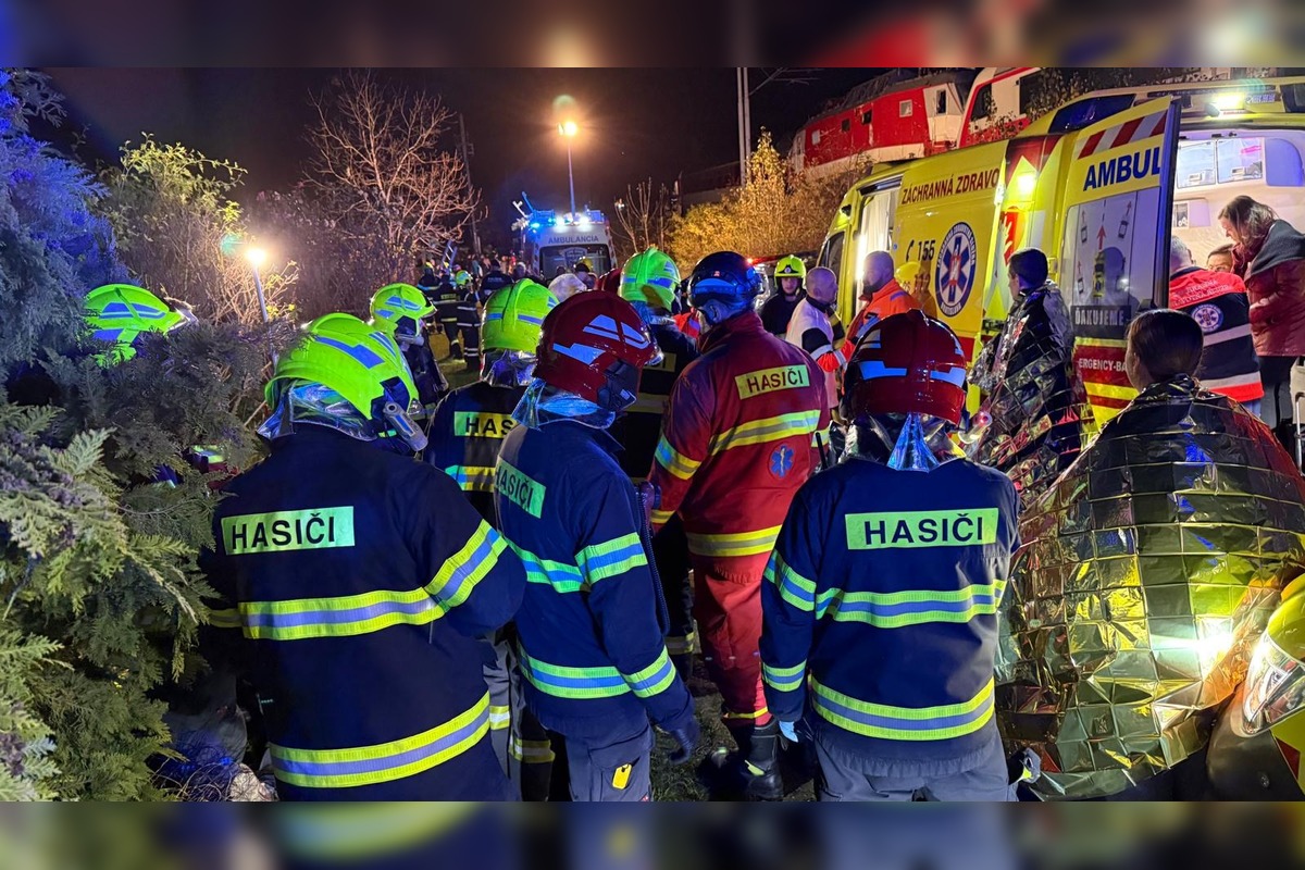 FOTO: Pri Pezinku sa zrazili dva vlaky, jeden z nich išiel do Nitry, foto 2