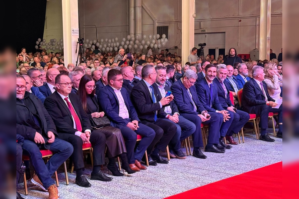 FOTO: Smer zorganizoval 17. november - Deň rešpektu k inému názoru. Ako to vyzeralo na Agrokomplexe v Nitre?, foto 3