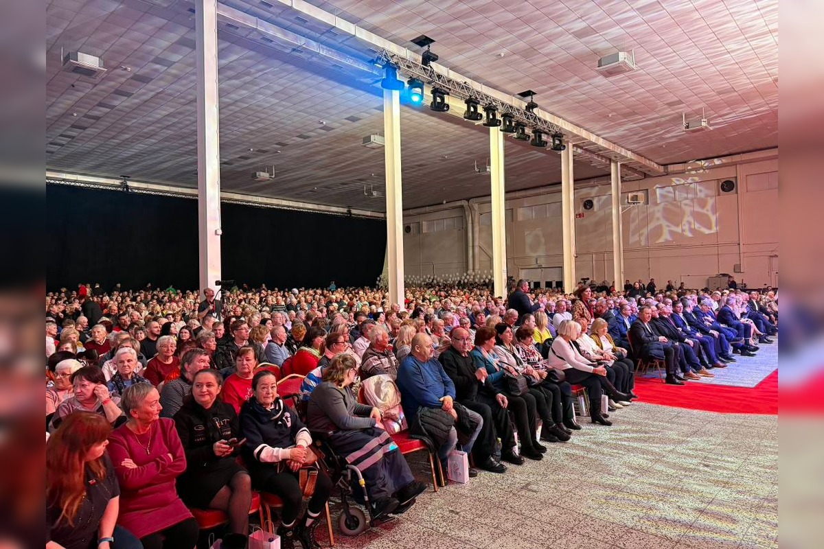 FOTO: Smer zorganizoval 17. november - Deň rešpektu k inému názoru. Ako to vyzeralo na Agrokomplexe v Nitre?, foto 5