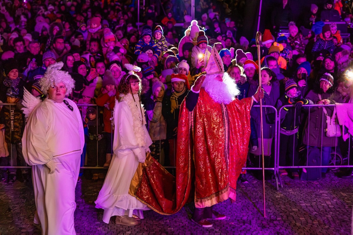 FOTO: Mikuláš v Nitre. Takto vyzeral jeho príchod v minulých rokoch, foto 1