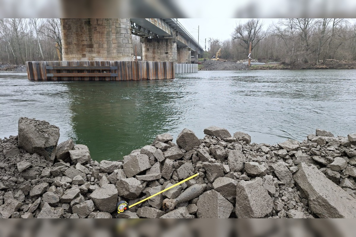 FOTO: Pri výkopových prácach na Trnoveckom moste sa našla munícia z 2. svetovej vojny, foto 4