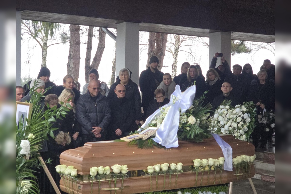 FOTO: Pohreb Moniky Jákliovej, foto 5