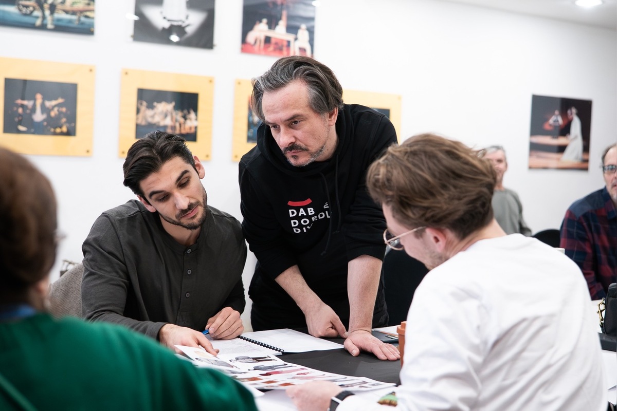 FOTO: Nitrianske divadlo odhalilo nový titul s temnou atmosférou, foto 10