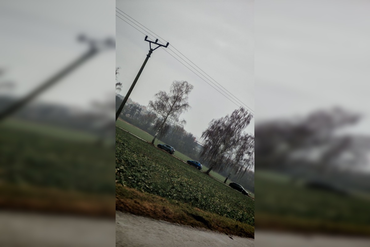 FOTO: Pred Prašicami smerom z Jacoviec sú hlásené až dve havárie, foto 2