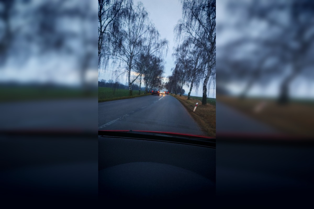 FOTO: Pred Prašicami smerom z Jacoviec sú hlásené až dve havárie, foto 3