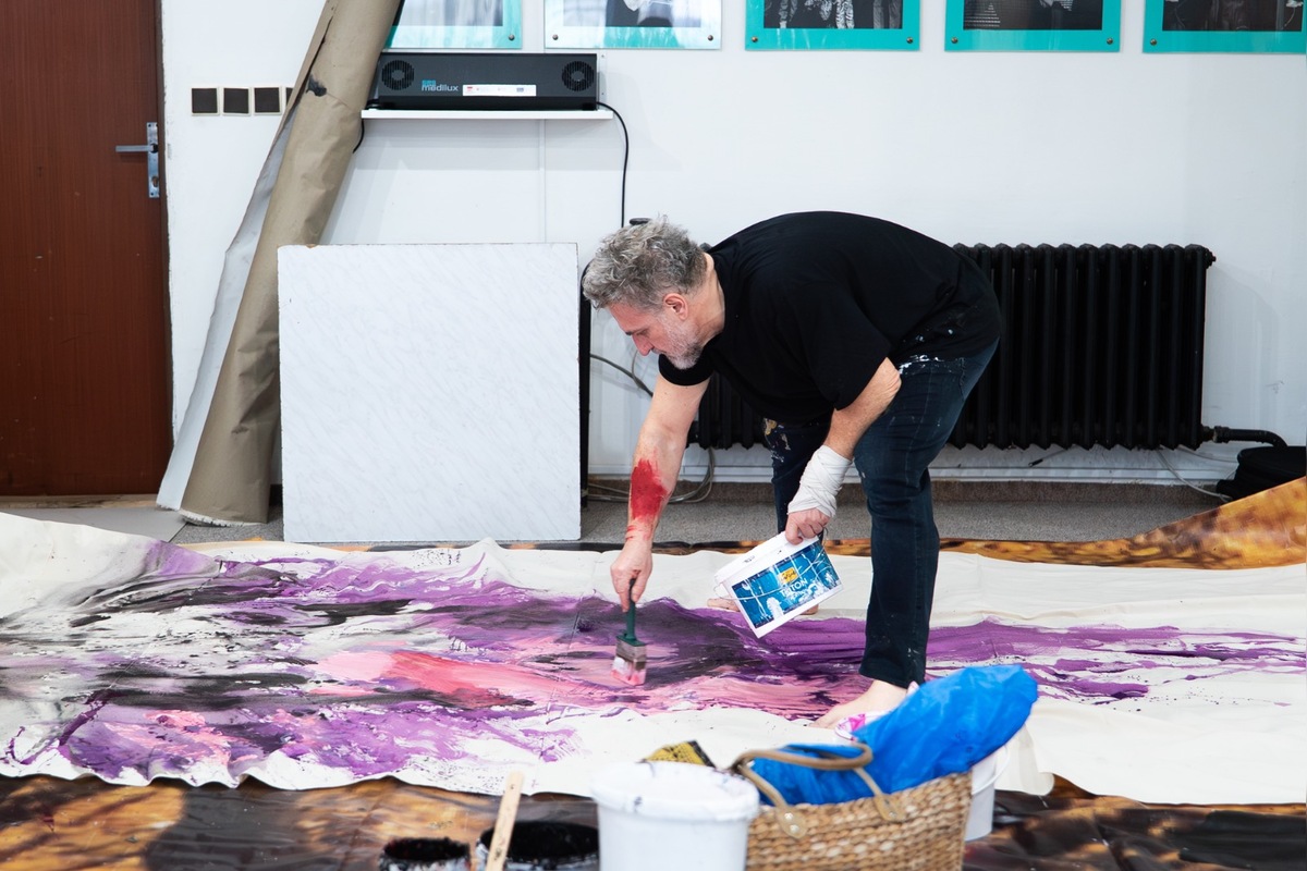 FOTO: Divadlo Andreja Bagara v Nitre spojí dve premiéry a výstavu obrazov od Mareka Ormandíka inšpirovaných inscenáciami, foto 2