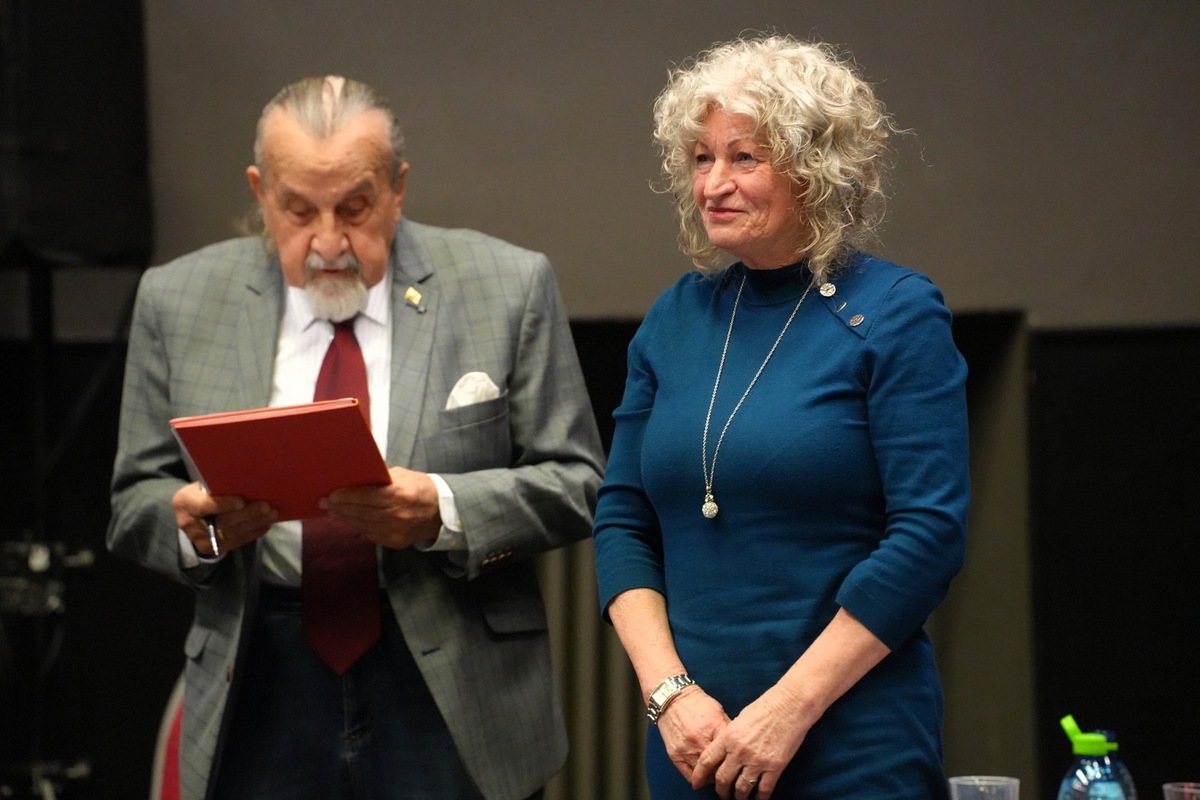 FOTO: Seniori v Nitre si zvolili nové predsedníctvo, po 14 rokoch končí Anton Chudík a nahradí ho Kornélia Turbová, foto 3