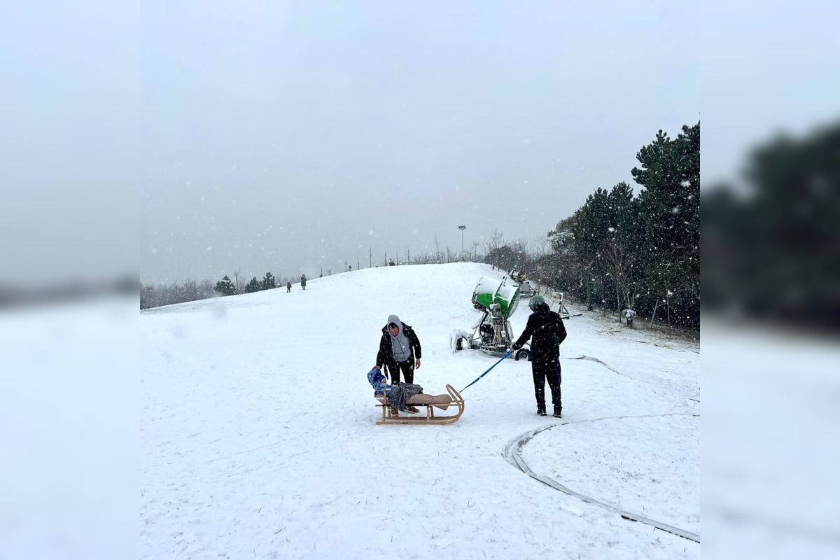 FOTO: Jarné prázdniny sú tu. Deti si užijú sánkovačku v Nových Zámkoch aj v obci Čechy, foto 1