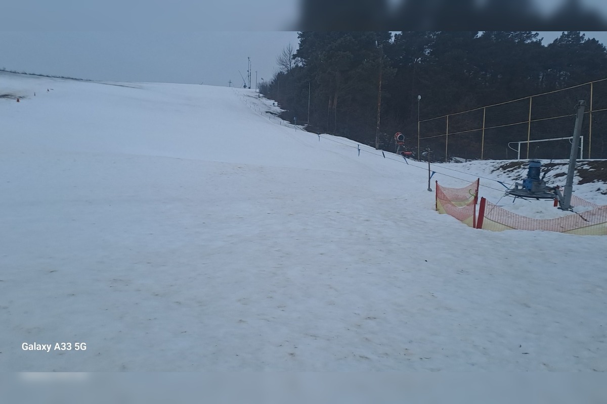 FOTO: Jarné prázdniny sú tu. Deti si užijú sánkovačku v Nových Zámkoch aj v obci Čechy, foto 3