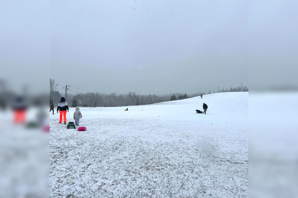FOTO: Jarné prázdniny sú tu. Deti si užijú sánkovačku v Nových Zámkoch aj v obci Čechy, foto 7