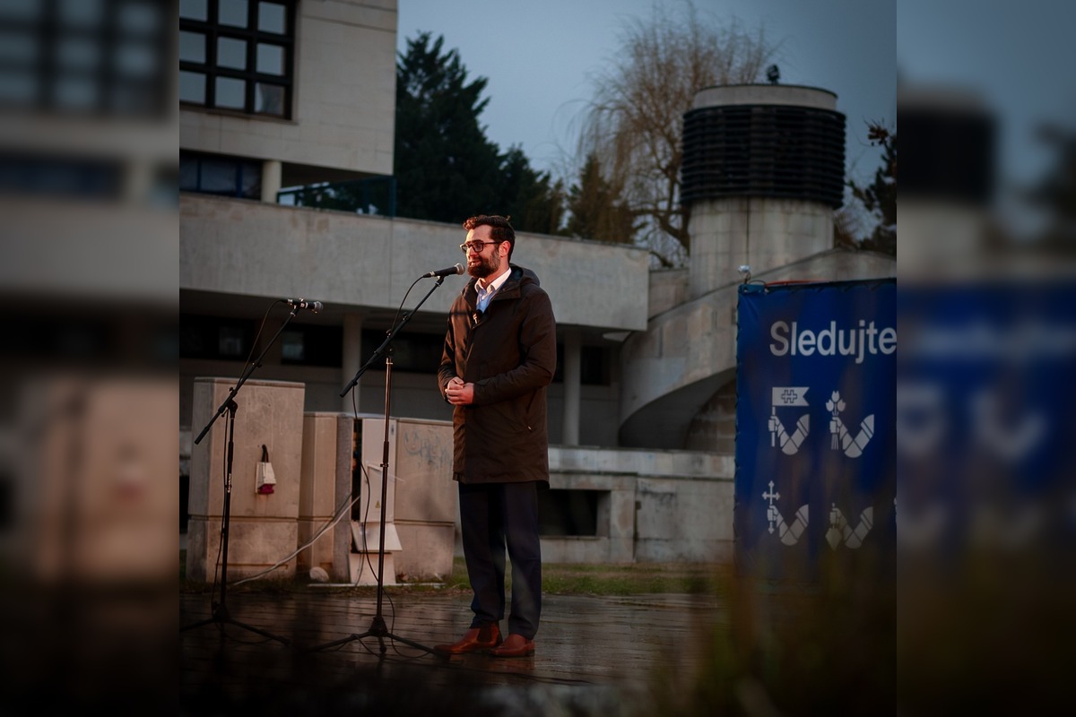 FOTO: Obyvatelia Nitrianskeho kraja si pripomenuli spomienku na Jána Kuciaka a Martinu Kušnírovu, foto 1