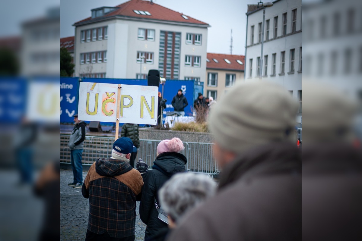 FOTO: Obyvatelia Nitrianskeho kraja si pripomenuli spomienku na Jána Kuciaka a Martinu Kušnírovu, foto 7