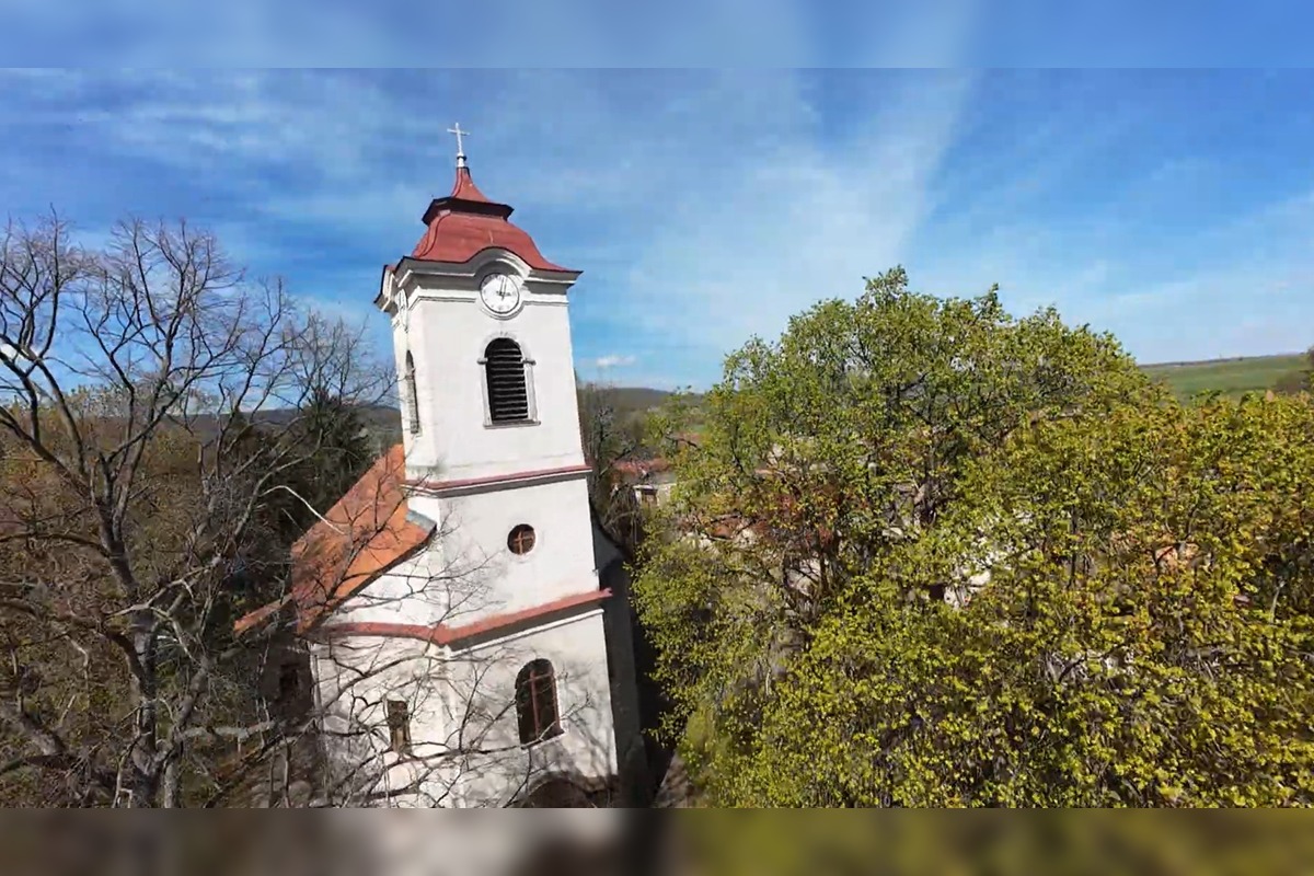 FOTO: Kostol v Čajkove už nutne potrebuje novú strechu, založili zbierku, foto 2