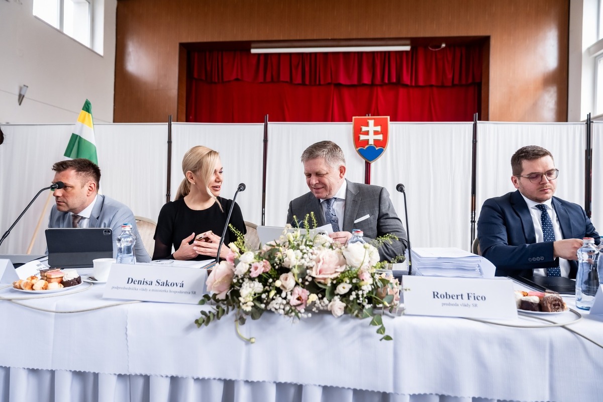 FOTO: Výjazdové rokovanie vlády SR v Hronských Kľačanoch, foto 1