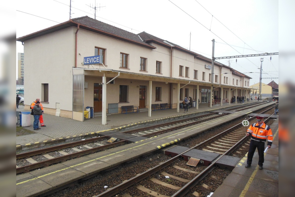 FOTO: Vlaky pri Leviciach majú jazdiť spoľahlivejšie, foto 5