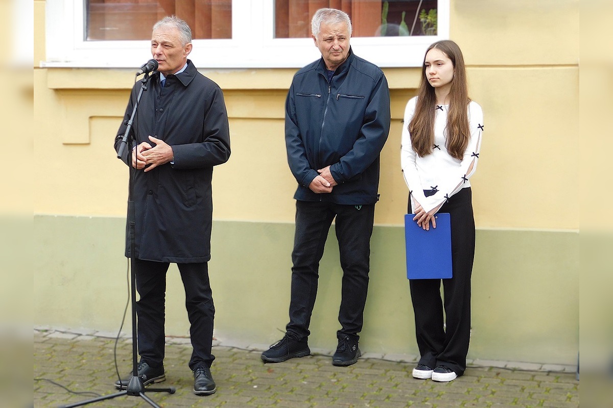 FOTO: Tichá poklona obetiam vojny. Štúrovo si pripomenulo oslobodenie mesta pietnou slávnosťou, foto 4