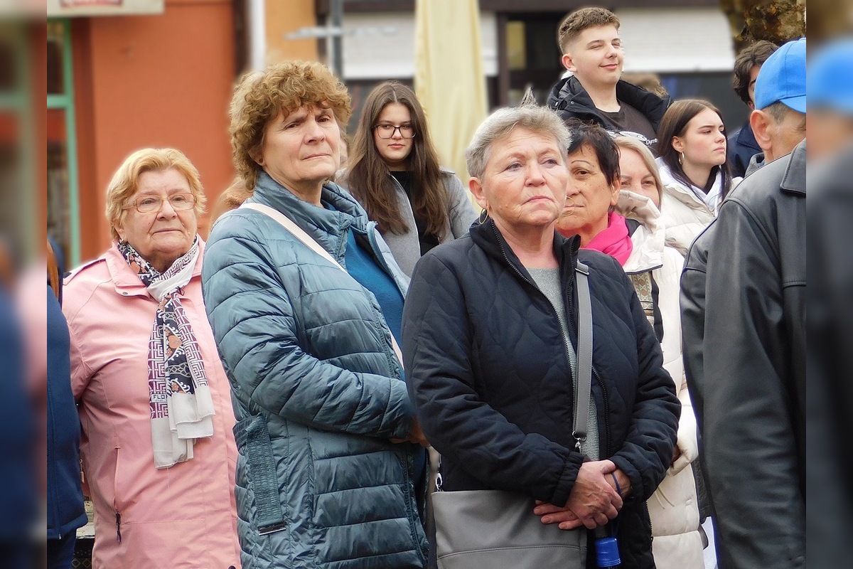 FOTO: Tichá poklona obetiam vojny. Štúrovo si pripomenulo oslobodenie mesta pietnou slávnosťou, foto 6