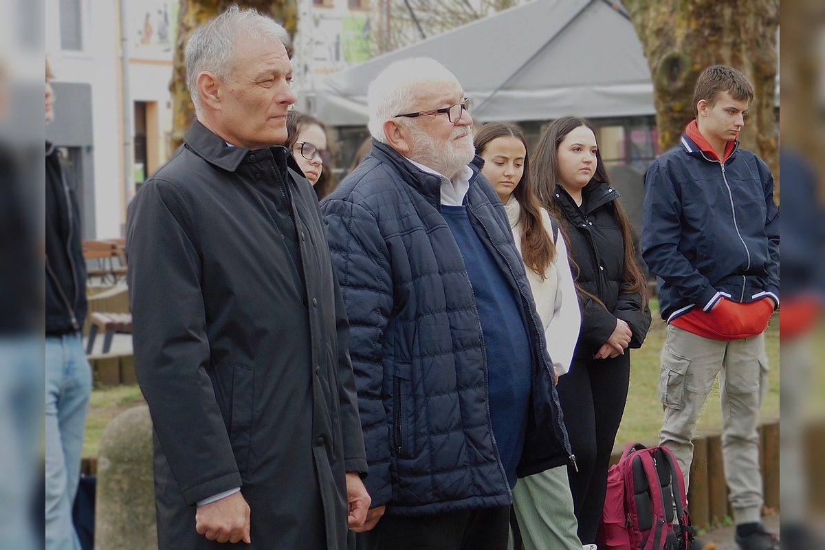 FOTO: Tichá poklona obetiam vojny. Štúrovo si pripomenulo oslobodenie mesta pietnou slávnosťou, foto 9