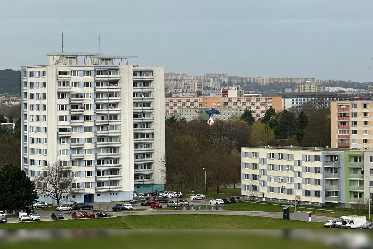 FOTO: Vrtuľník v centre Nitry vzbudil nečakanú pozornosť. , foto 5