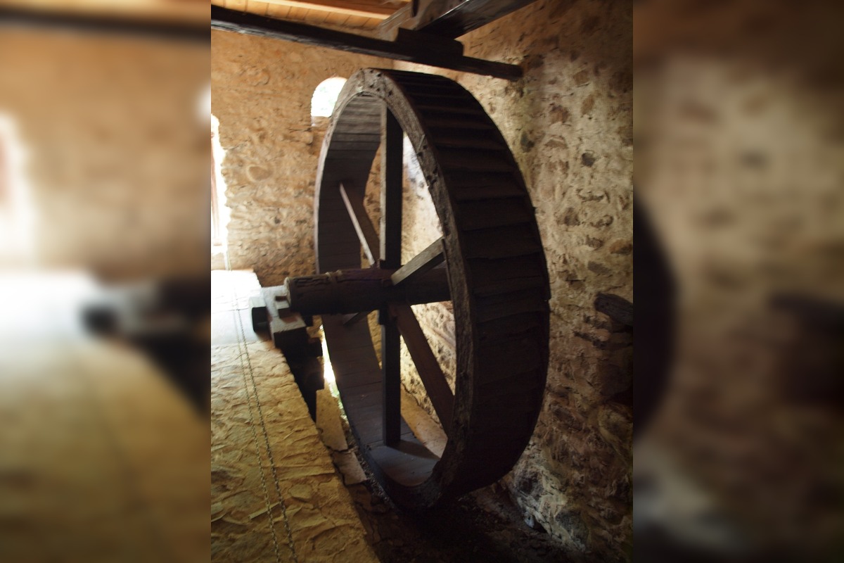 FOTO: Prístupový mostík k vysunutej expozícii Múzea Levice je pre poškodenie uzavretý, foto 3