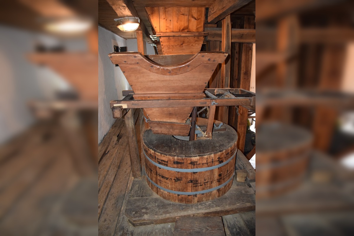 FOTO: Prístupový mostík k vysunutej expozícii Múzea Levice je pre poškodenie uzavretý, foto 4