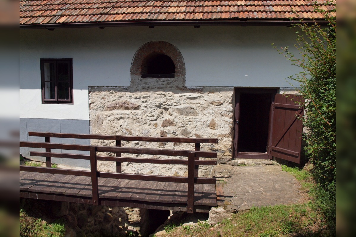 FOTO: Prístupový mostík k vysunutej expozícii Múzea Levice je pre poškodenie uzavretý, foto 5