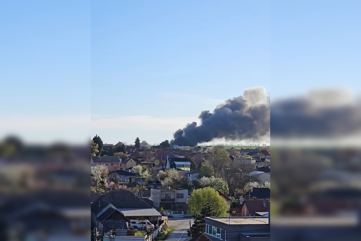 FOTO: Požiar pri družstve v Golianove , foto 1