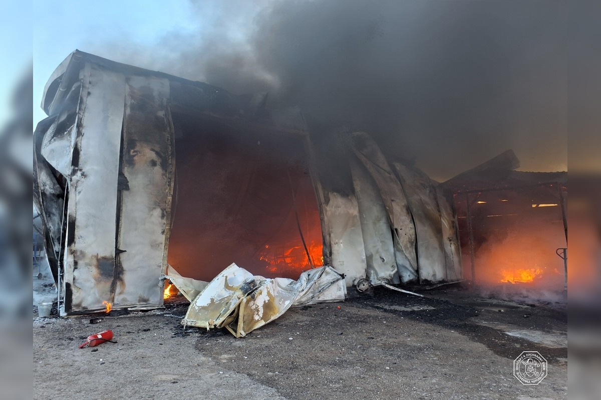 FOTO: Požiar pri družstve v Golianove , foto 7