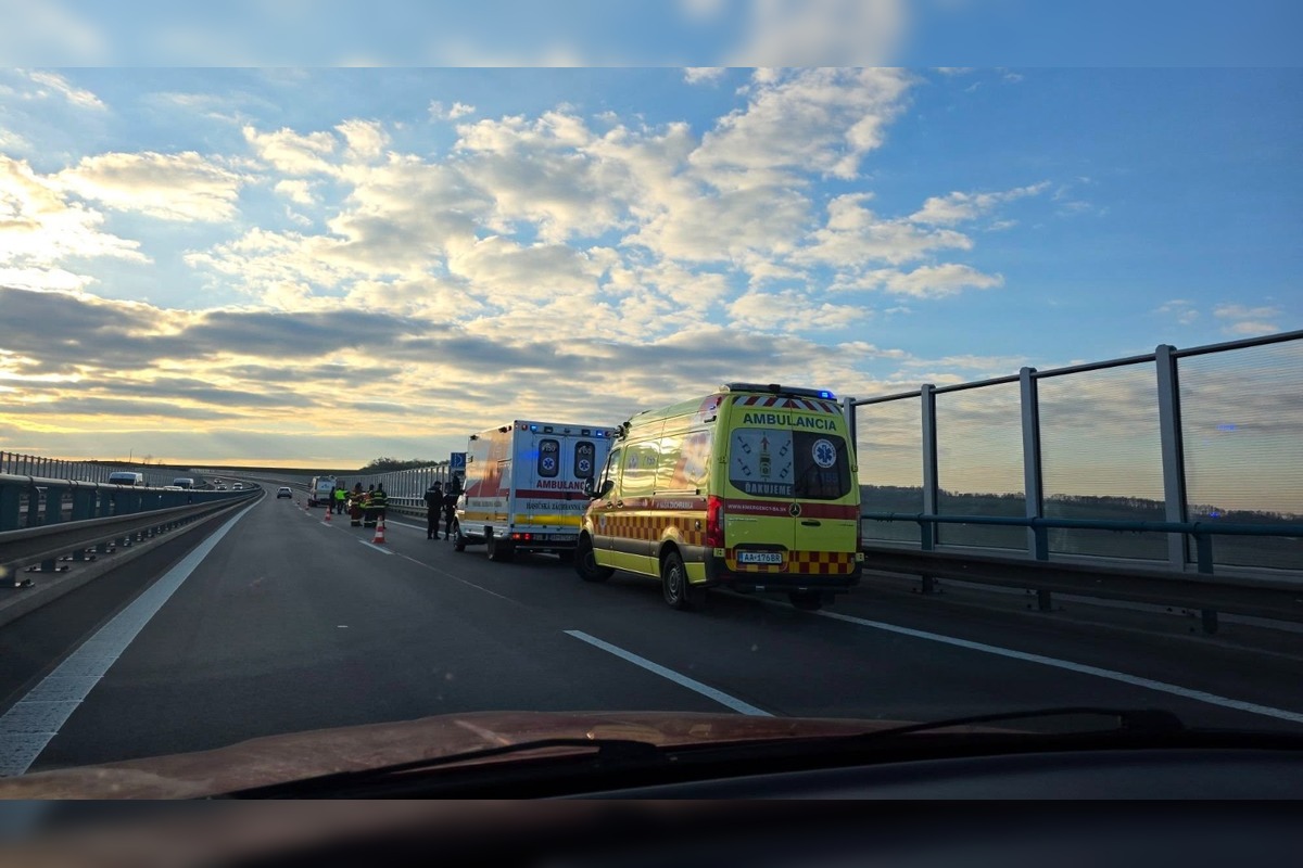 FOTO: Na R1 pri Nitre chcel mladý muž ukončiť svoj život, zasiahol policajný vyjednávač, foto 3
