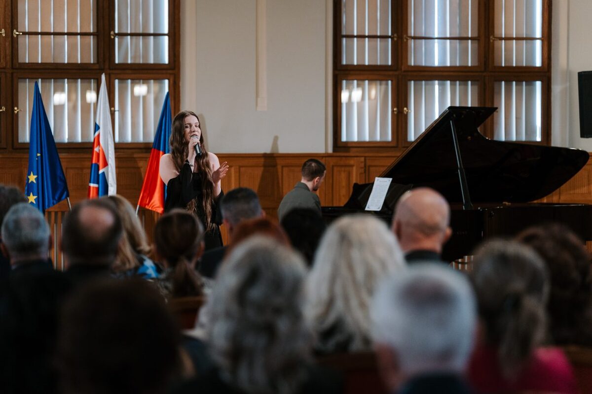 FOTO: NSK v roku 2026 ocenil pedagogických zamestnancov župných stredných škôl , foto 4