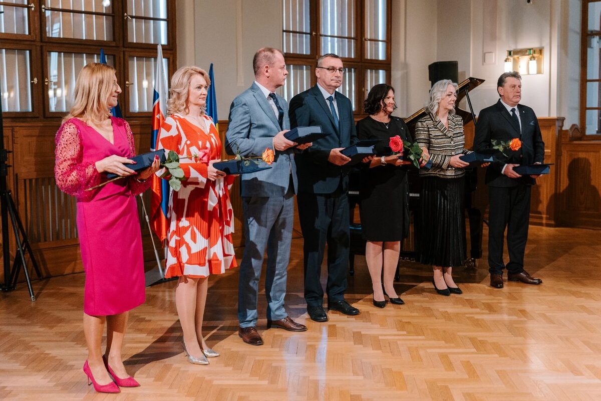 FOTO: NSK v roku 2026 ocenil pedagogických zamestnancov župných stredných škôl , foto 9