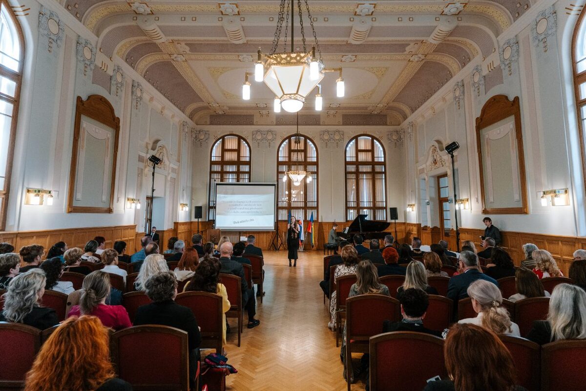 FOTO: NSK v roku 2026 ocenil pedagogických zamestnancov župných stredných škôl , foto 12