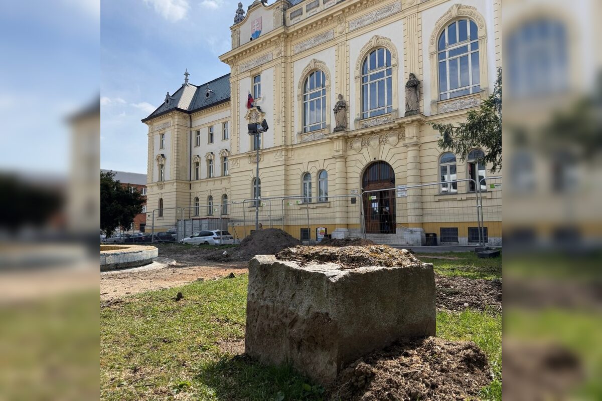 FOTO: Mala by sa socha Masaryka vrátiť pred súd v Nitre?, foto 1