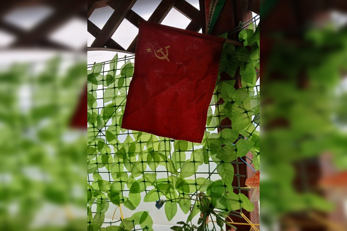 FOTO: Červená vlajka Sovietskeho zväzu vyvolala v Leviciach veľké vášne, foto 2