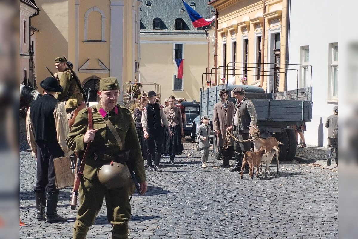 FOTO: Nakrúcanie filmu Autobus do Vlčích dier v Nitre, foto 1