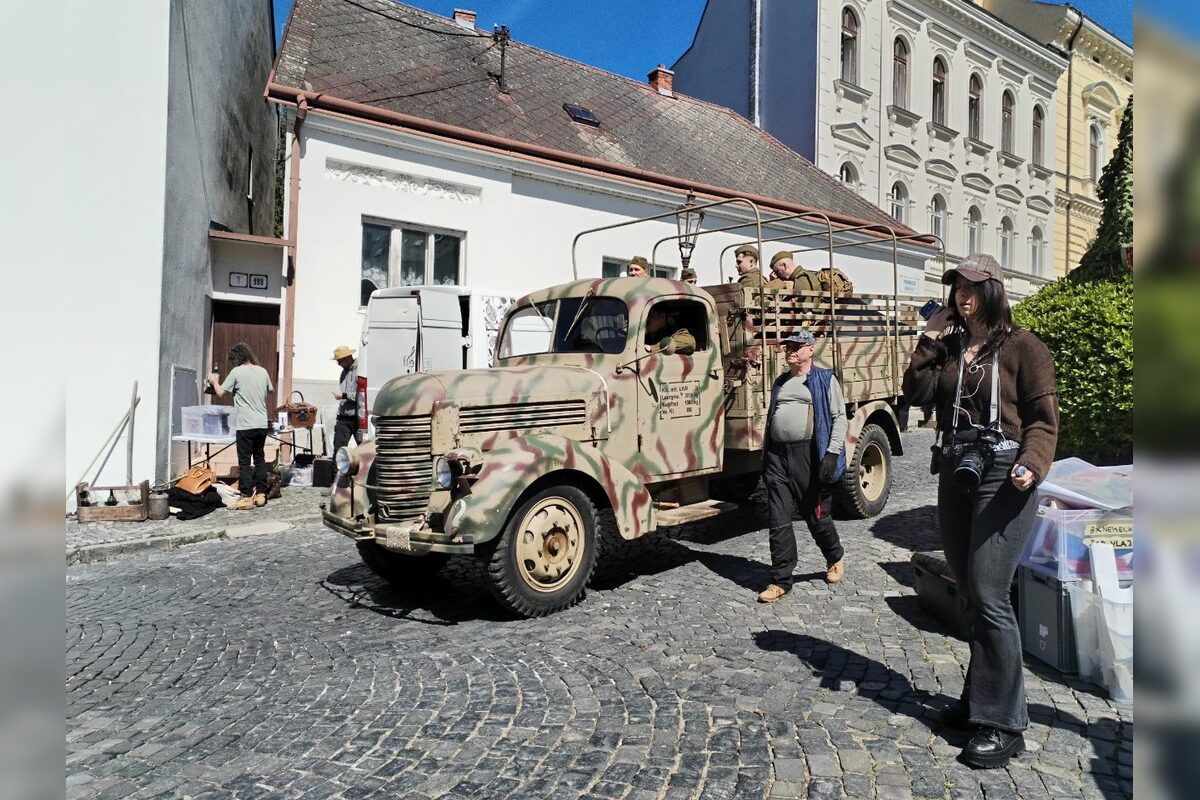 FOTO: Nakrúcanie filmu Autobus do Vlčích dier v Nitre, foto 4